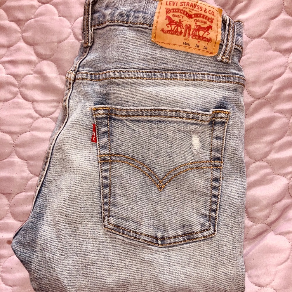 511 LEVIS